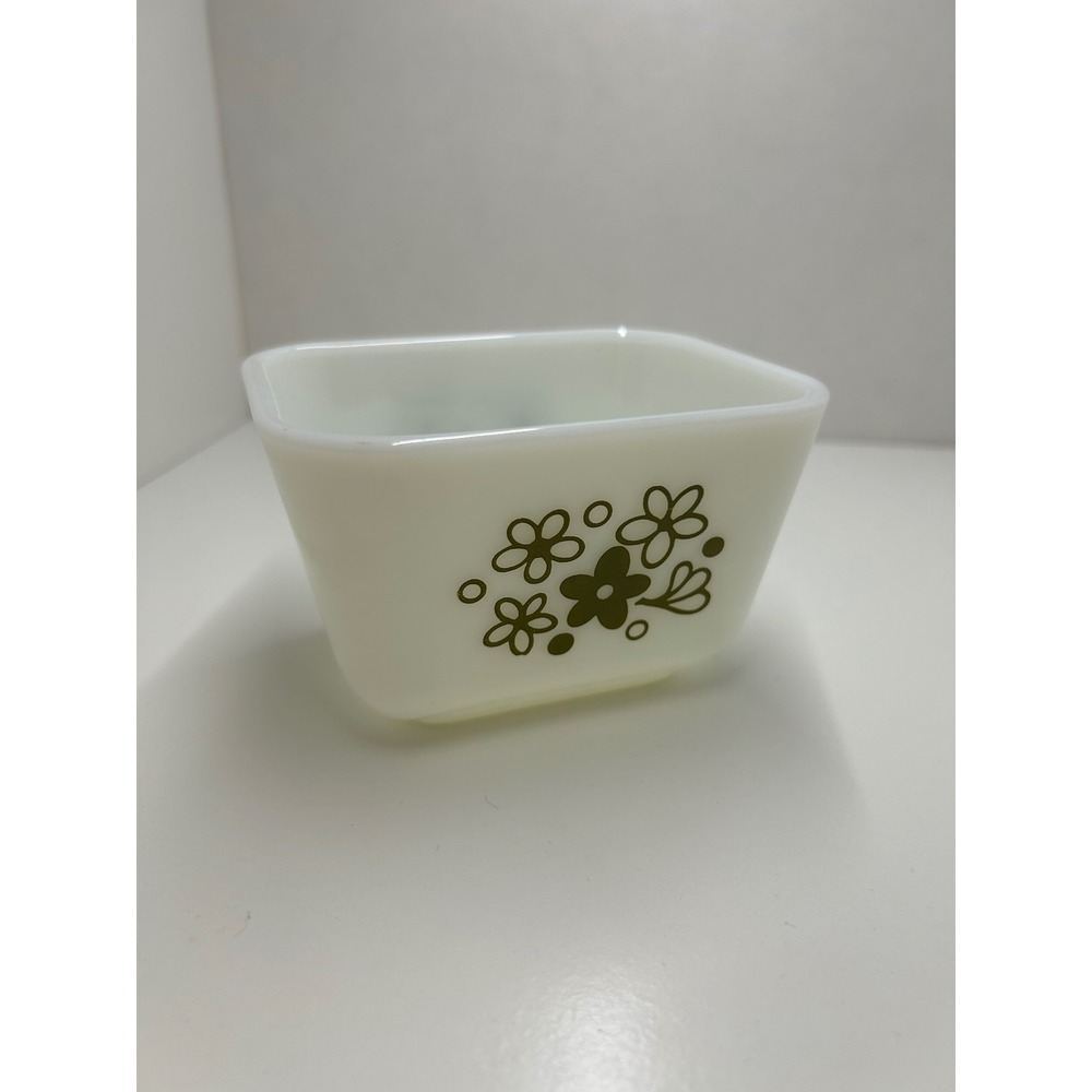 Pyrex 501 Spring Blossom Green Crazy Daisy Refrigerator Dish 1.5 Cup No Lid